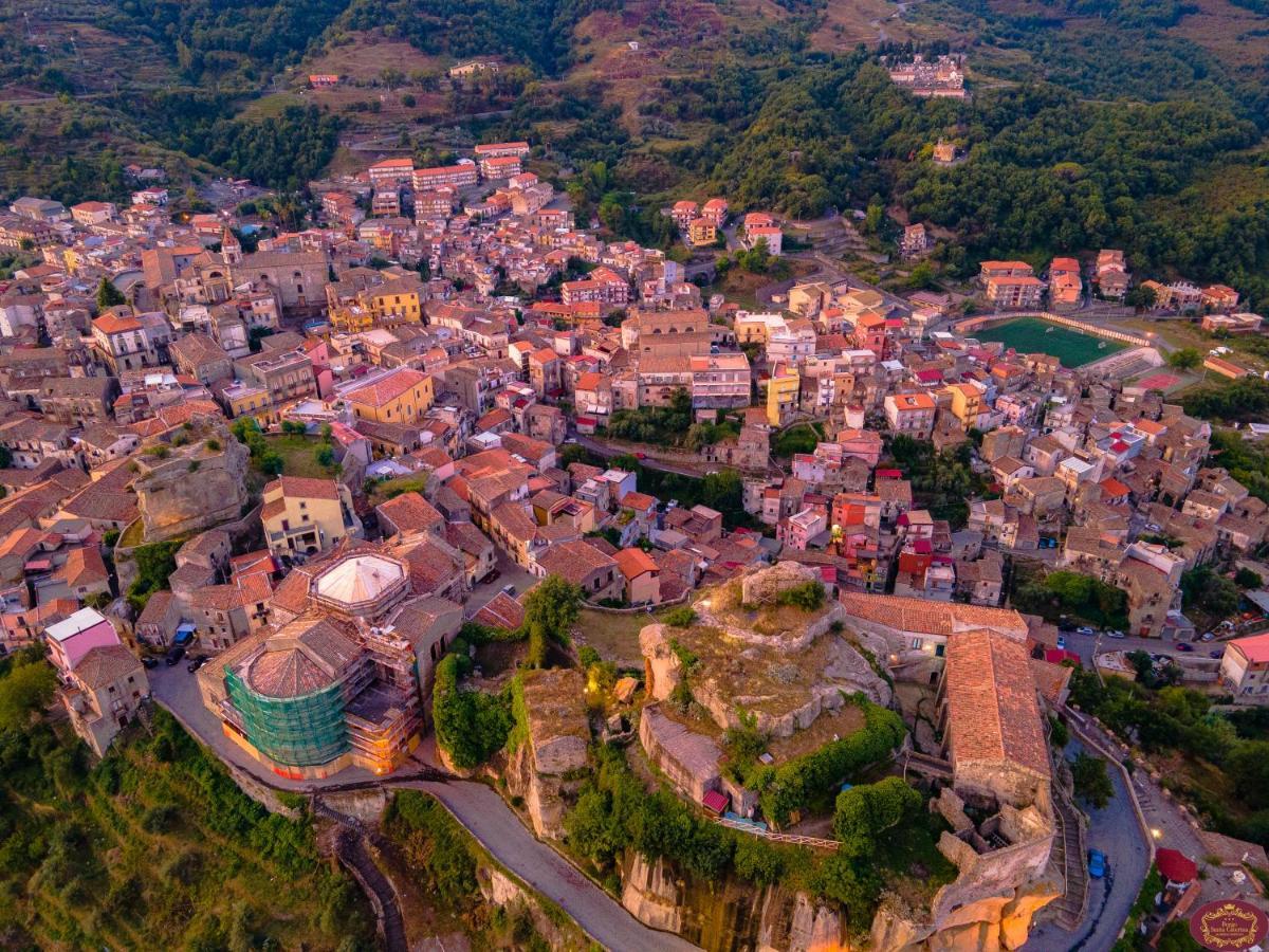 Albergo Diffuso Borgo Santa Caterina "Vintage" Кастільйоне-ді-Сицилія Екстер'єр фото