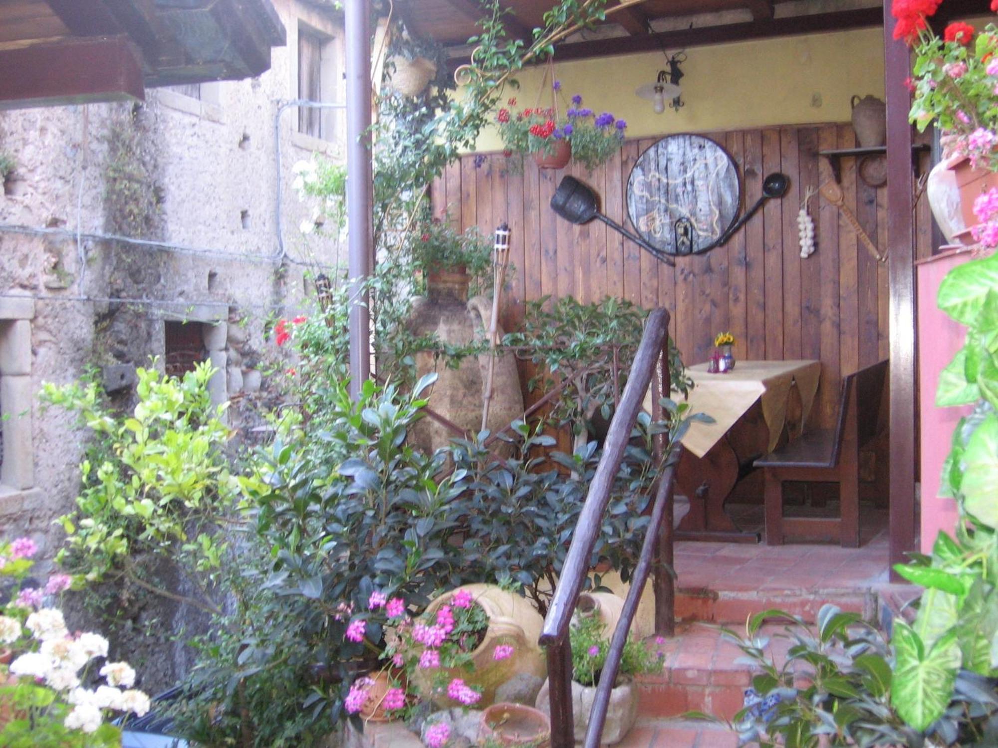 Albergo Diffuso Borgo Santa Caterina "Vintage" Кастільйоне-ді-Сицилія Екстер'єр фото